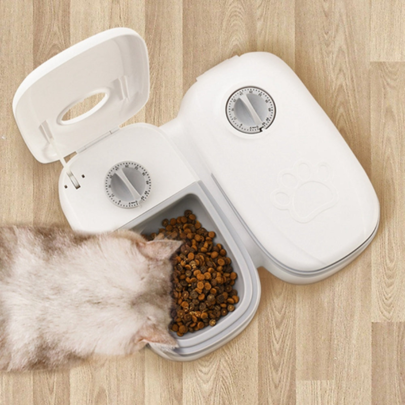 Automatic pet feeder and water dispenser for cats and dogs